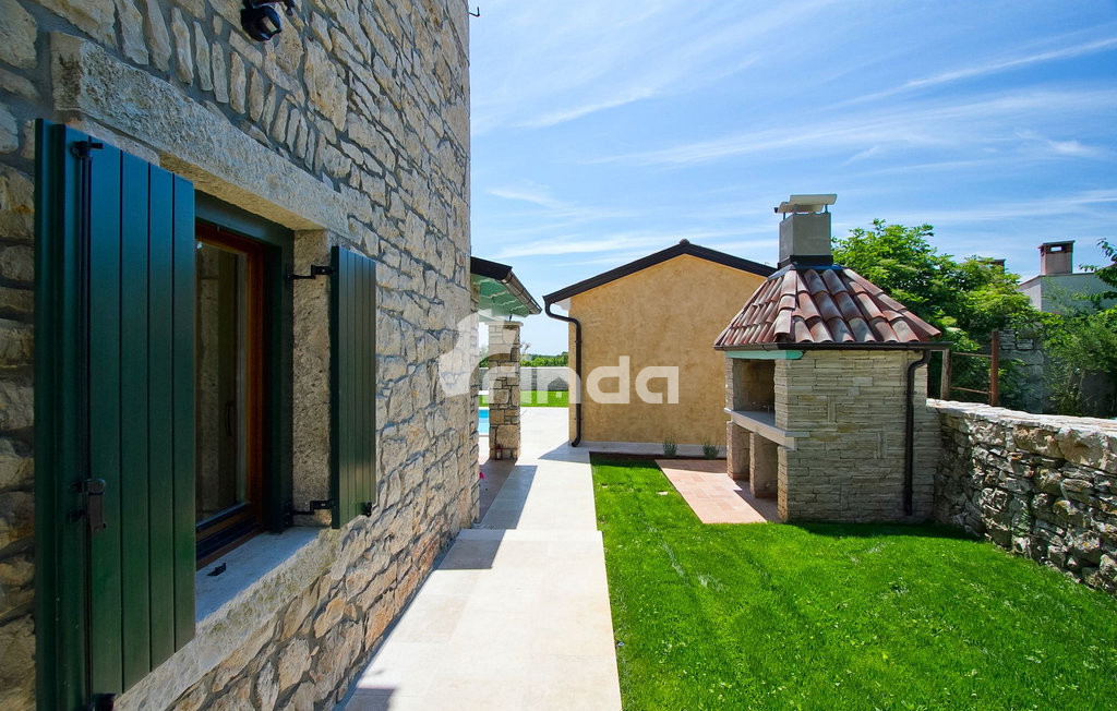 Villa con piscina - Tinjan, dintorni - 230m2 + (847m2)