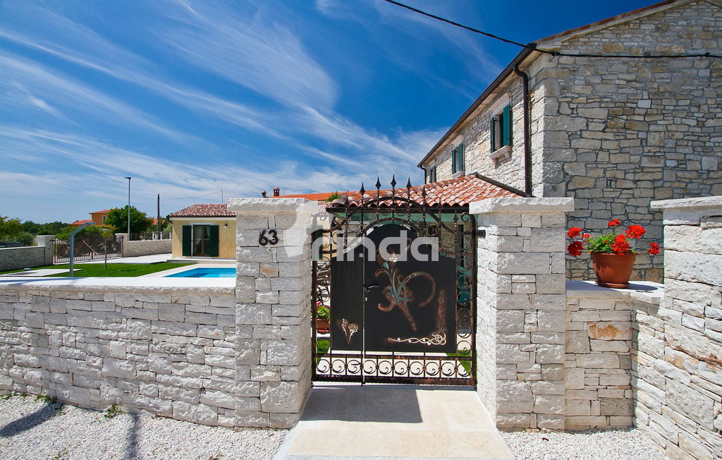 Villa con piscina - Tinjan, dintorni - 230m2 + (847m2)