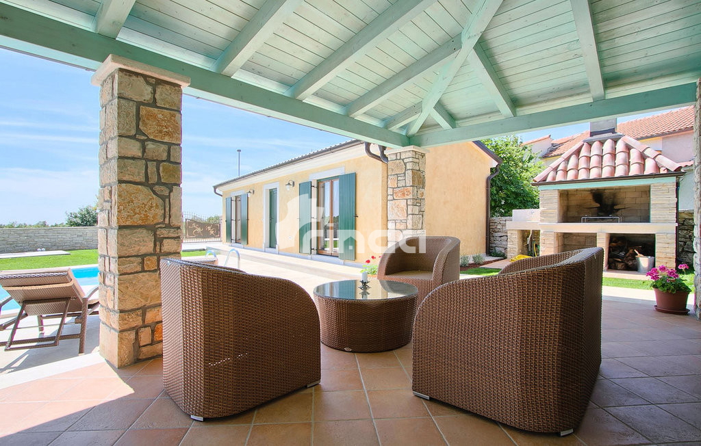 Villa con piscina - Tinjan, dintorni - 230m2 + (847m2)