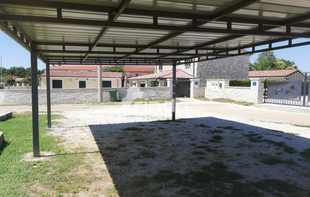 Villa con piscina - Tinjan, dintorni - 230m2 + (847m2)