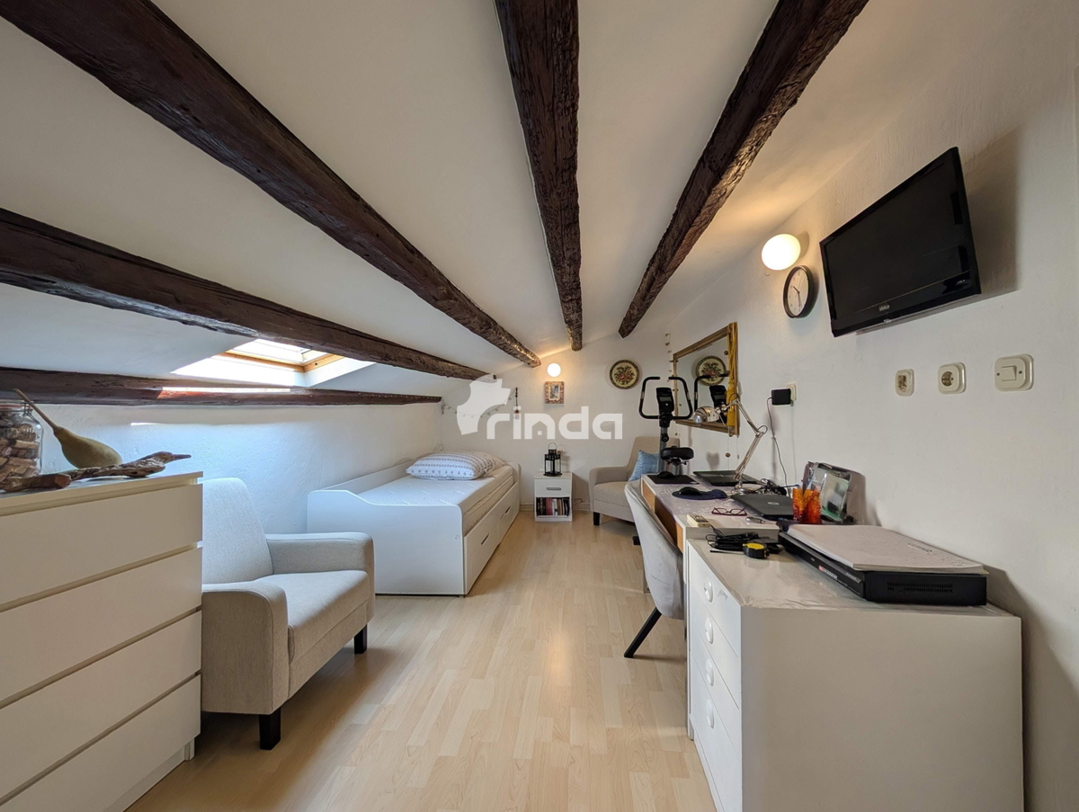 Appartamento su due livelli con balcone nel centro di Rovigno - 78m2 - Esclusivo!
