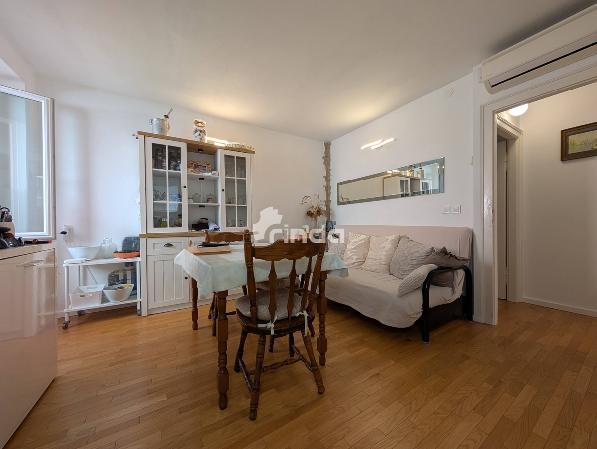 Appartamento su due livelli con balcone nel centro di Rovigno - 78m2 - Esclusivo!