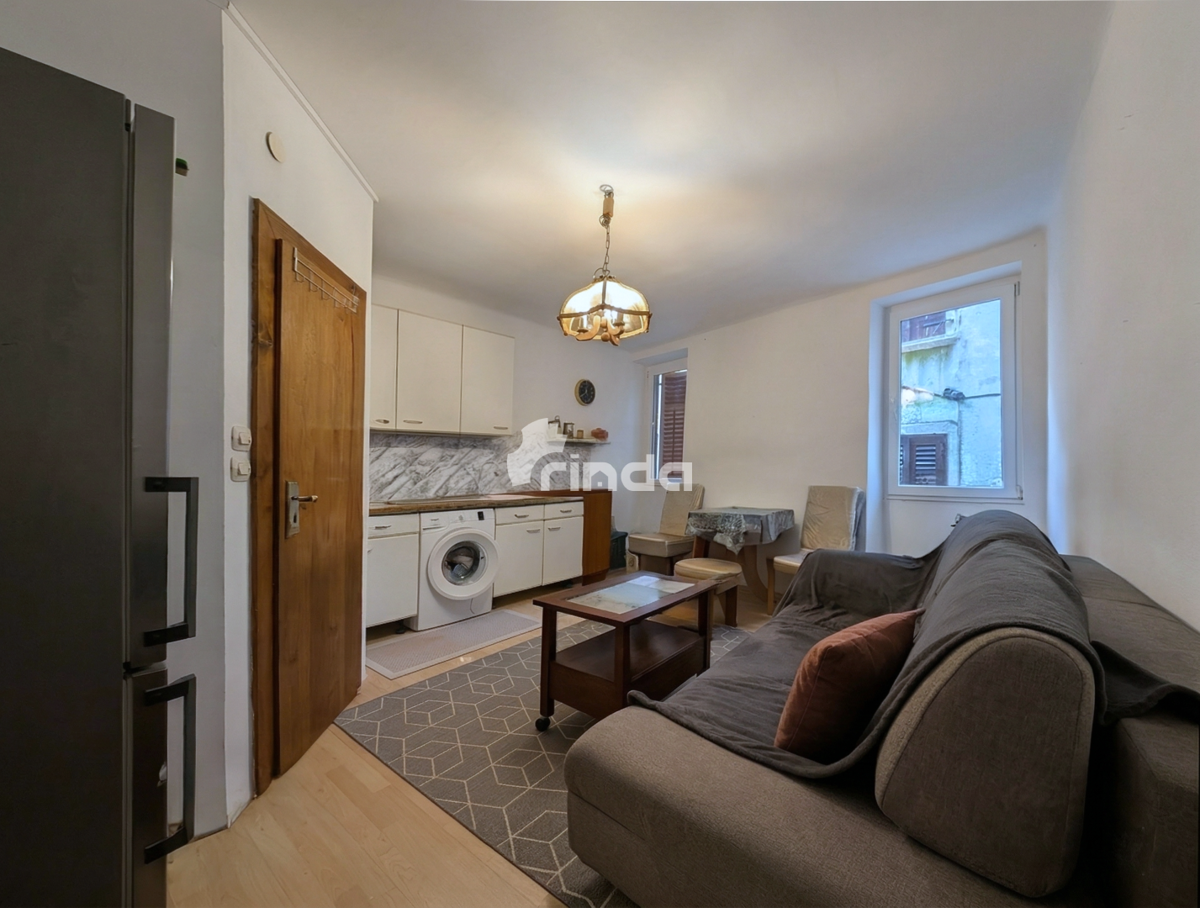 Appartamento su due livelli nel centro di Rovinj con tre ingressi separati - 60m2