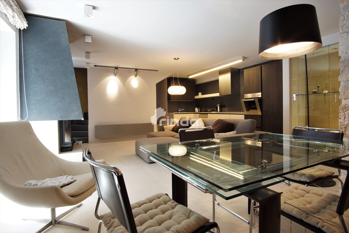 Una casa fantastica - nel centro di Rovigno - Giardino con piscina jacuzzi + parcheggio