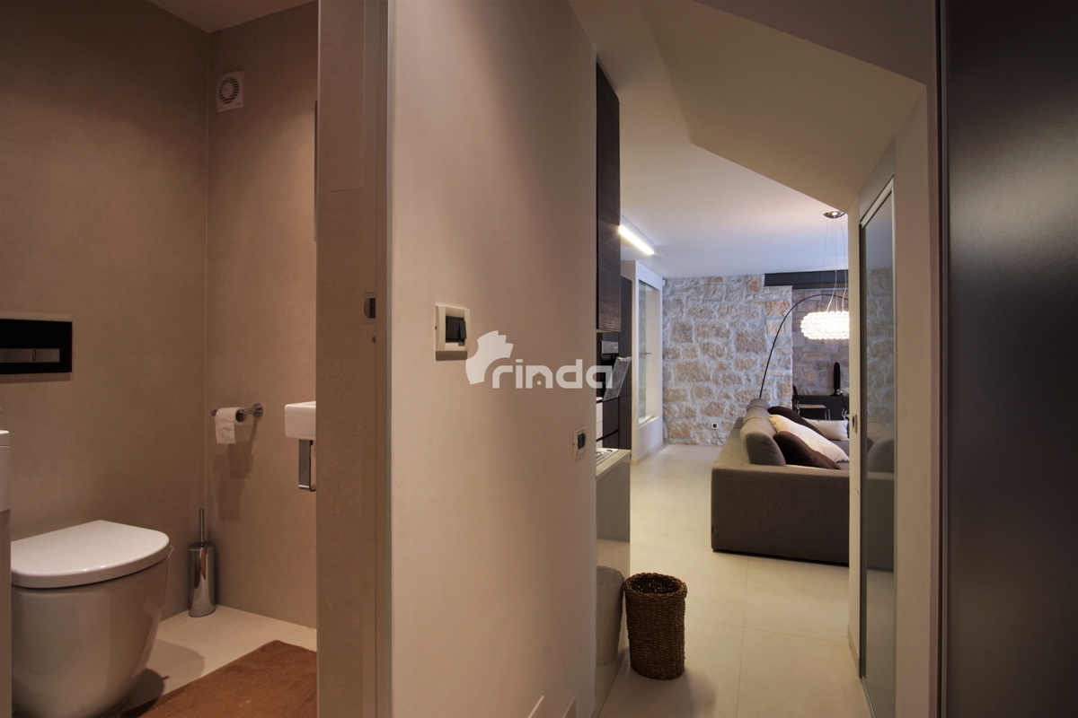 Una casa fantastica - nel centro di Rovigno - Giardino con piscina jacuzzi + parcheggio