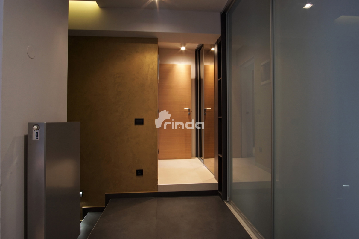 Una casa fantastica - nel centro di Rovigno - Giardino con piscina jacuzzi + parcheggio