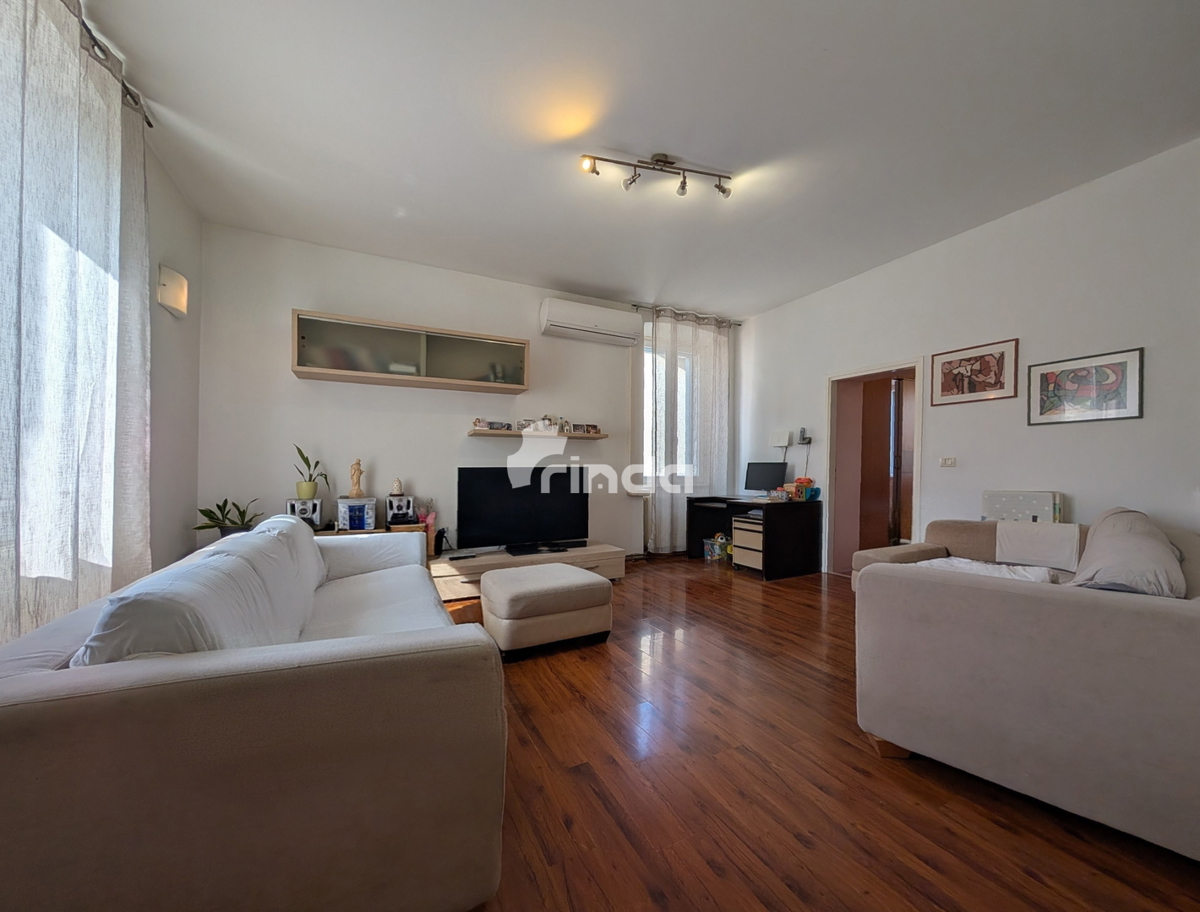 Ampio appartamento familiare con giardino - Pula - 81m2 + (220m2)