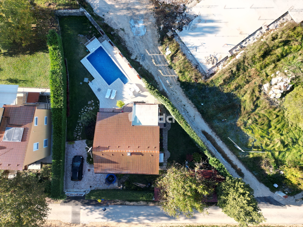 Casa indipendente con piscina nei dintorni di Rovigno - 60 m2 + (500 m2)