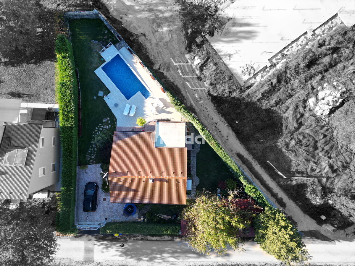 Casa indipendente con piscina nei dintorni di Rovigno - 60 m2 + (500 m2)