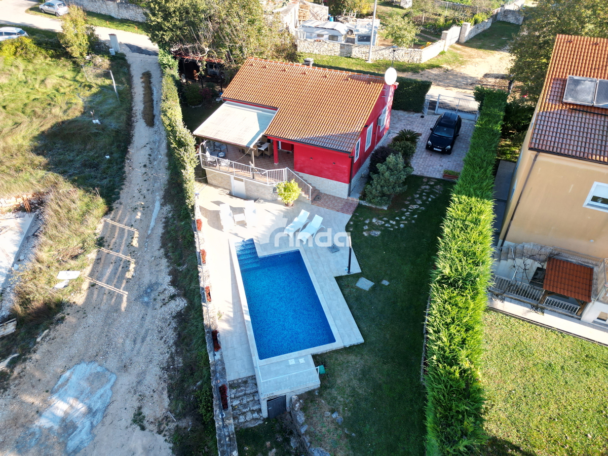 Casa indipendente con piscina nei dintorni di Rovigno - 60 m2 + (500 m2)