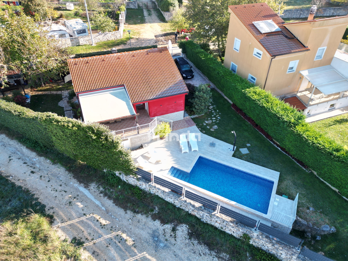 Casa indipendente con piscina nei dintorni di Rovigno - 60 m2 + (500 m2)