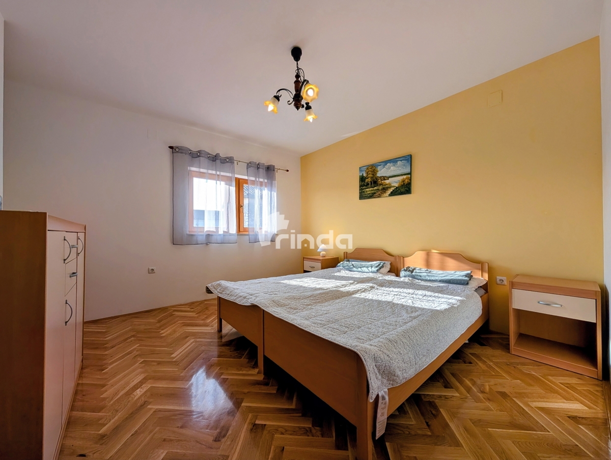 Villa bifamiliare - Rovinjsko selo - 91m2 + (108m2)