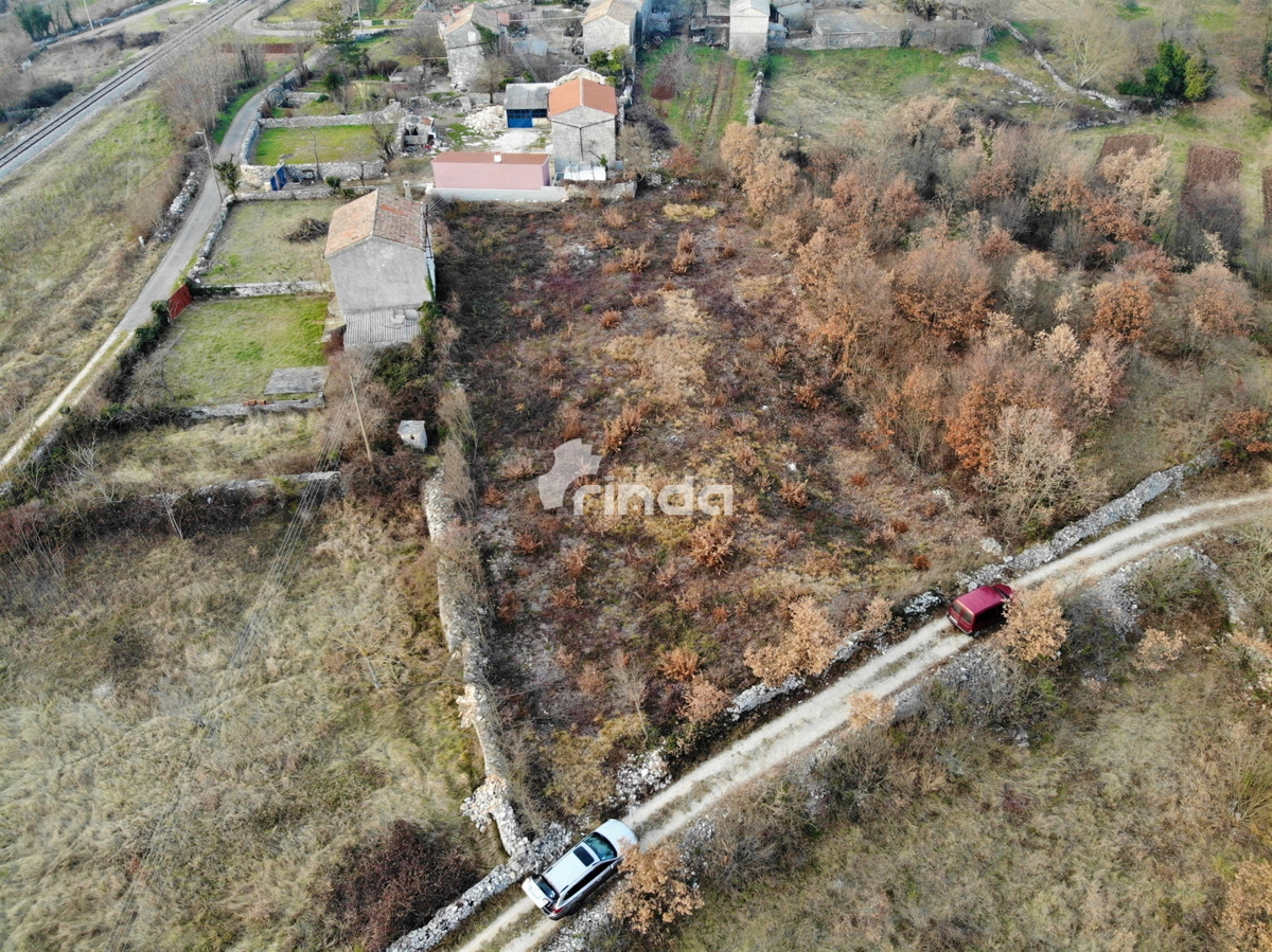 Terreno edificabile a Smoljanci - 1920 m2