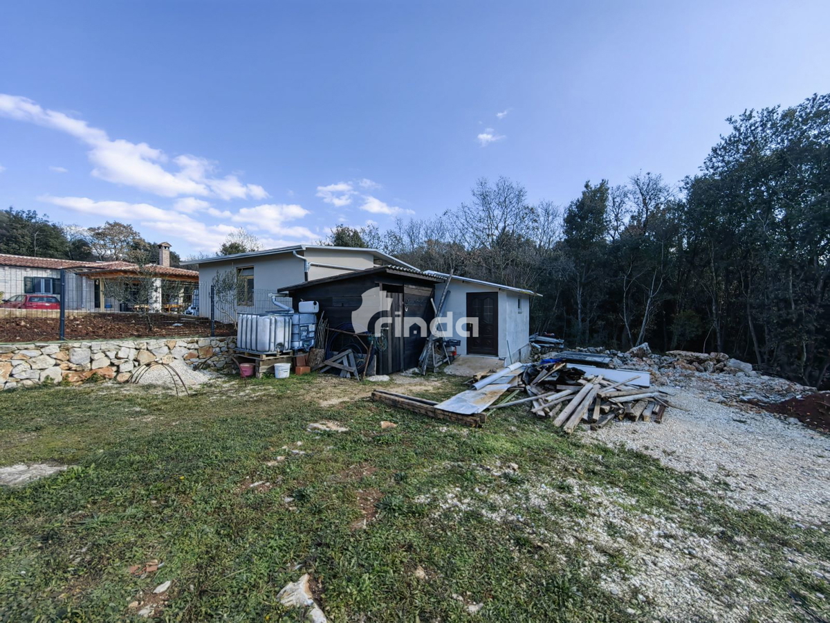 Exclusive – surroundings of Rovinj - house on a large plot (70m2 + 2800m2)