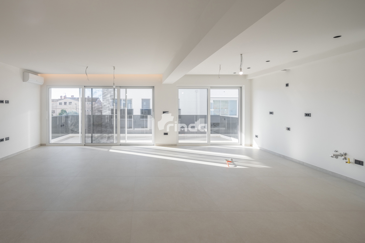 Ampio appartamento di lusso con vista mare - Rovigno - 159m2