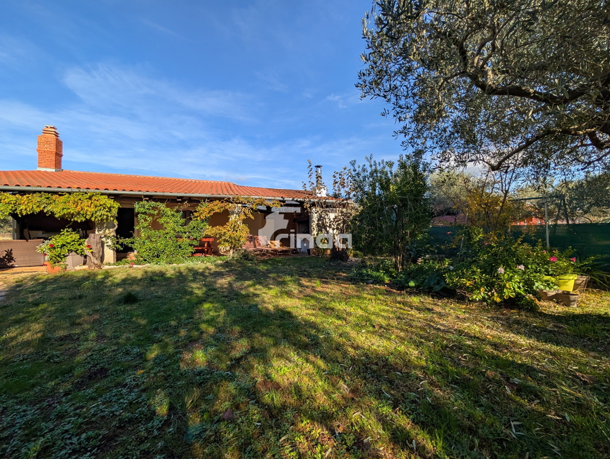 Grande proprietà nella periferia di Rovigno - 125m2 + (4550m2)