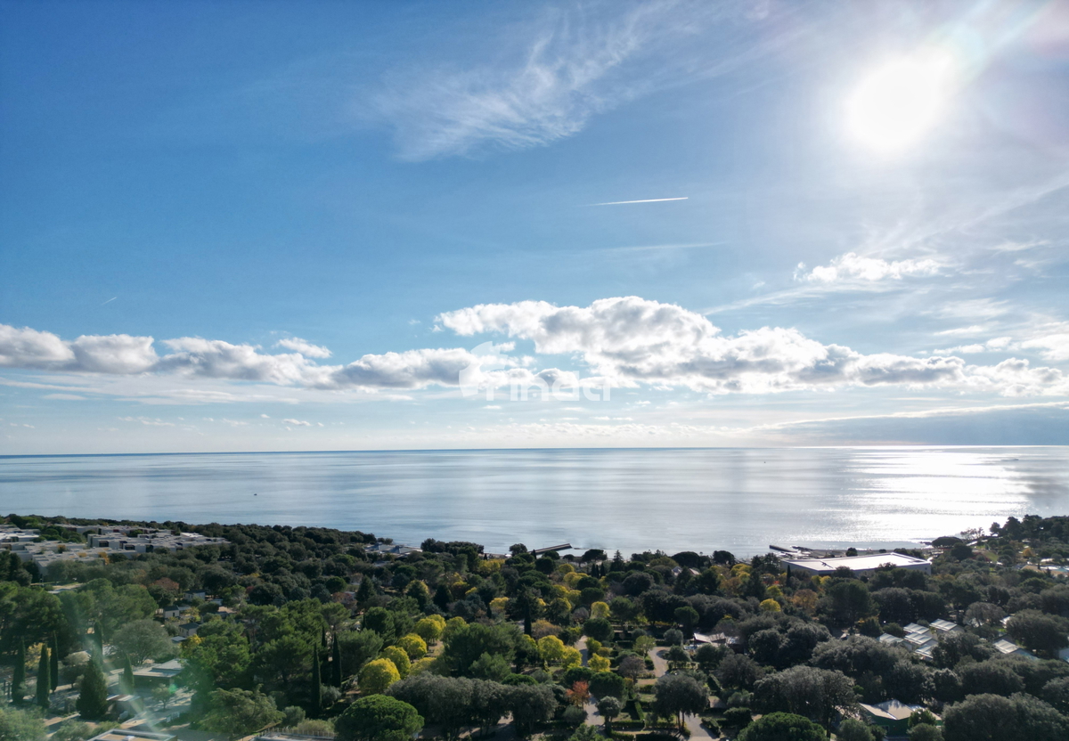 Grande proprietà nella periferia di Rovigno - 125m2 + (4550m2)