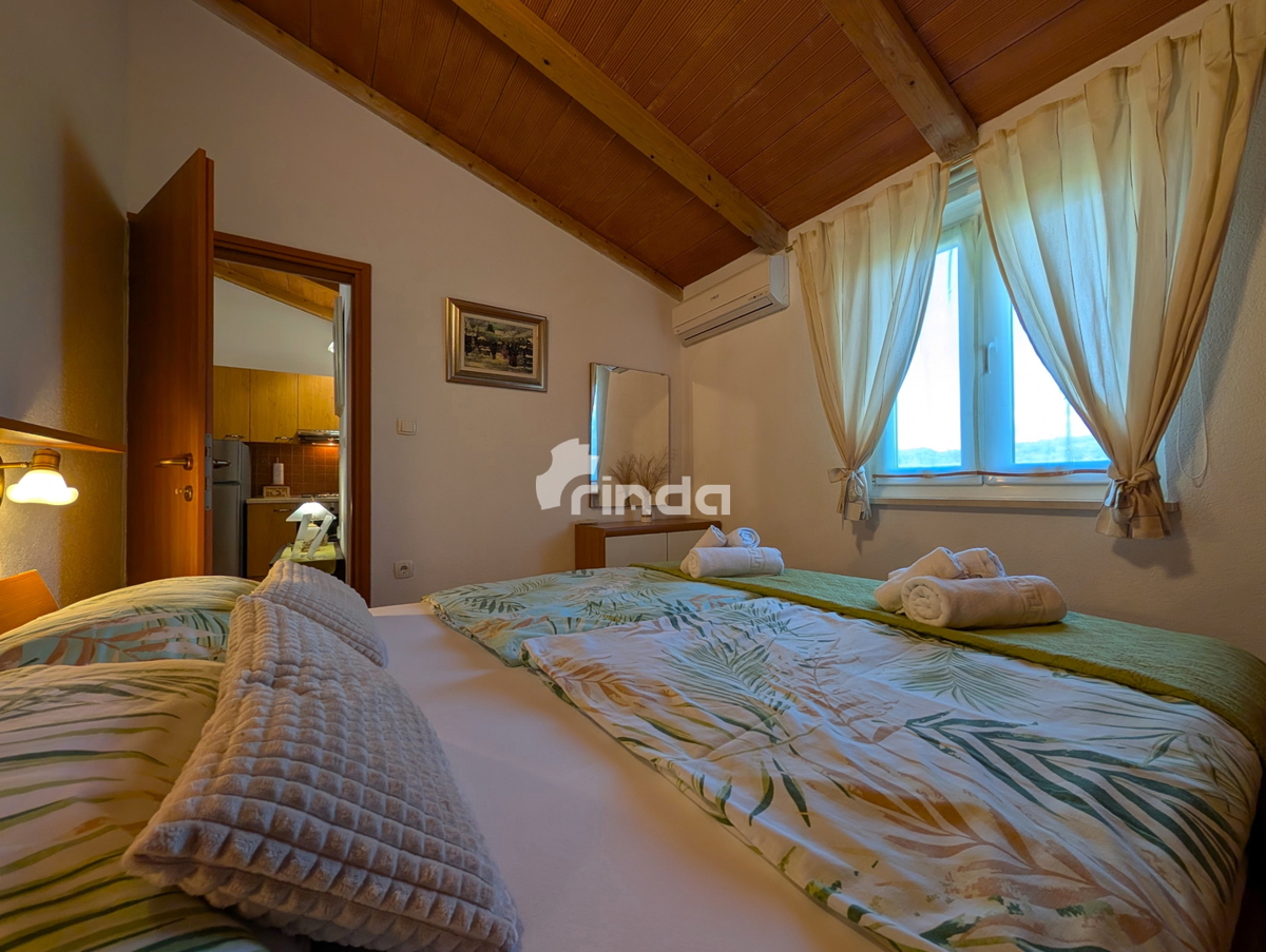 Grande proprietà nella periferia di Rovigno - 125m2 + (4550m2)