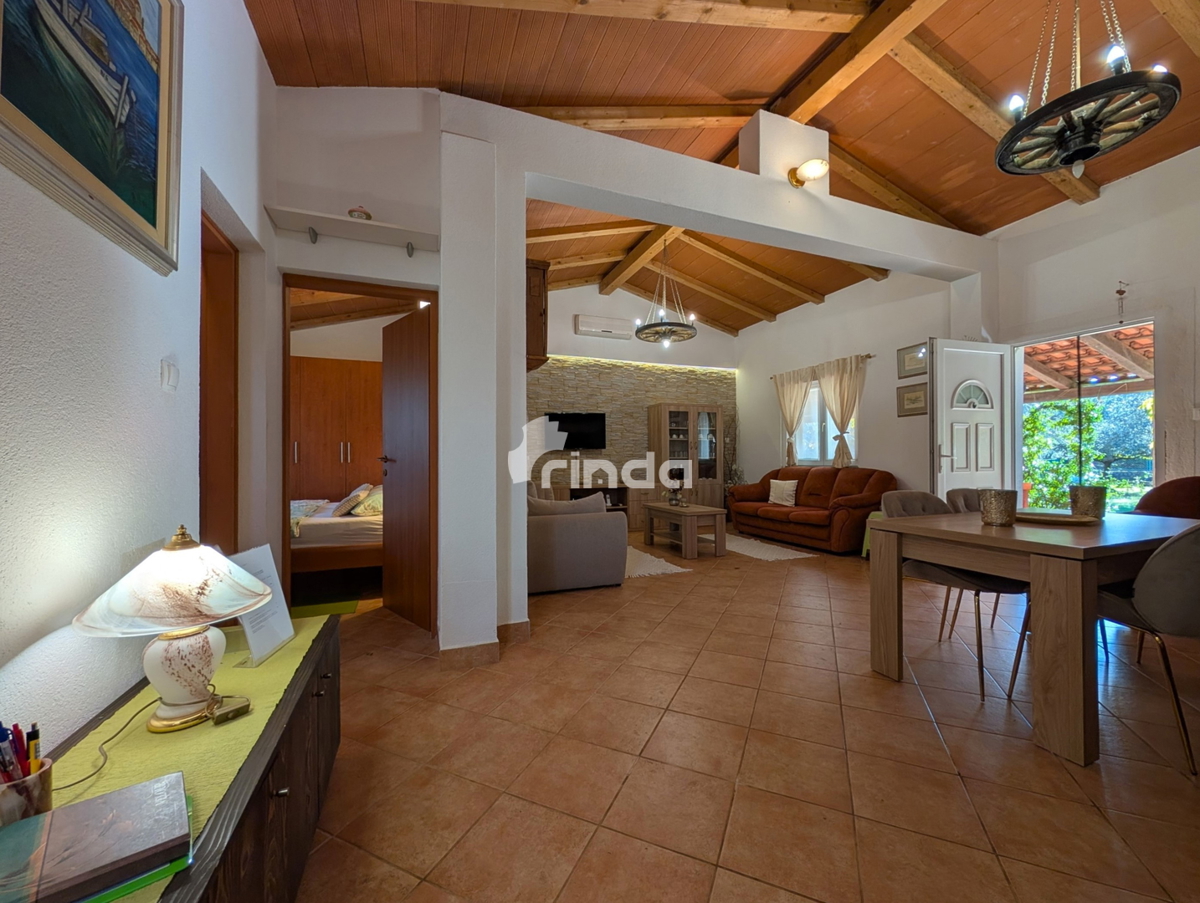 Grande proprietà nella periferia di Rovigno - 125m2 + (4550m2)