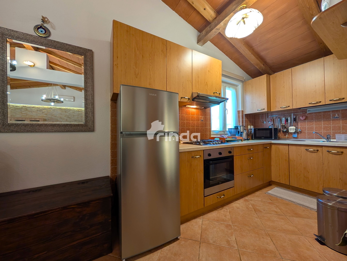 Grande proprietà nella periferia di Rovigno - 125m2 + (4550m2)