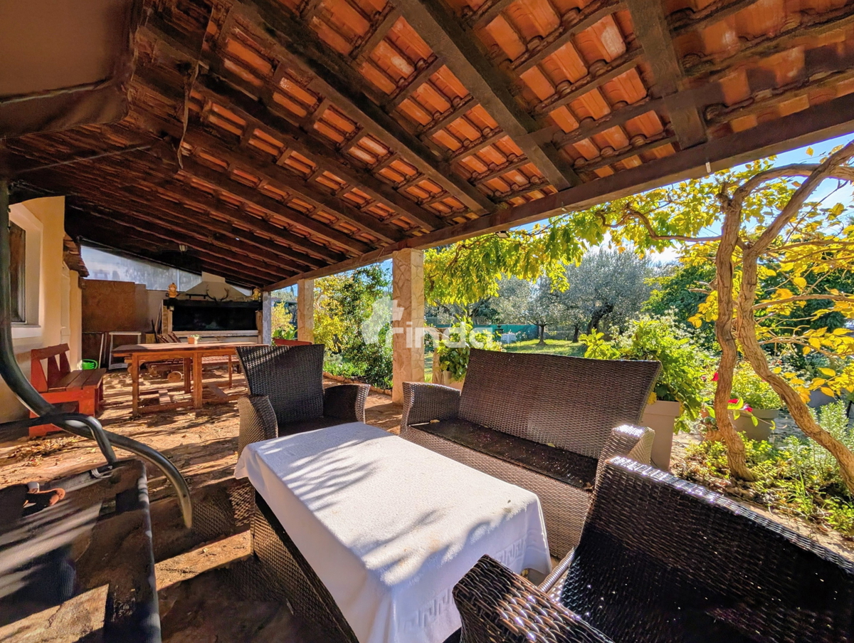 Grande proprietà nella periferia di Rovigno - 125m2 + (4550m2)