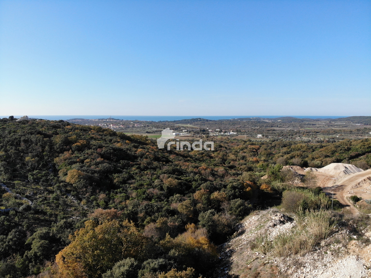 Casa legalizzata su terreno agricolo - Rovigno - 200m2 + (3000m2)- Prezzo ridotto