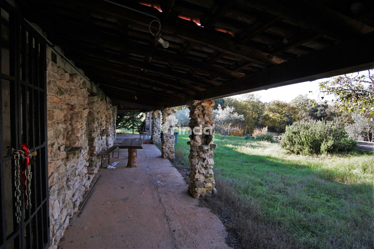 Casa legalizzata su terreno agricolo - Rovigno - 200m2 + (3000m2)- Prezzo ridotto