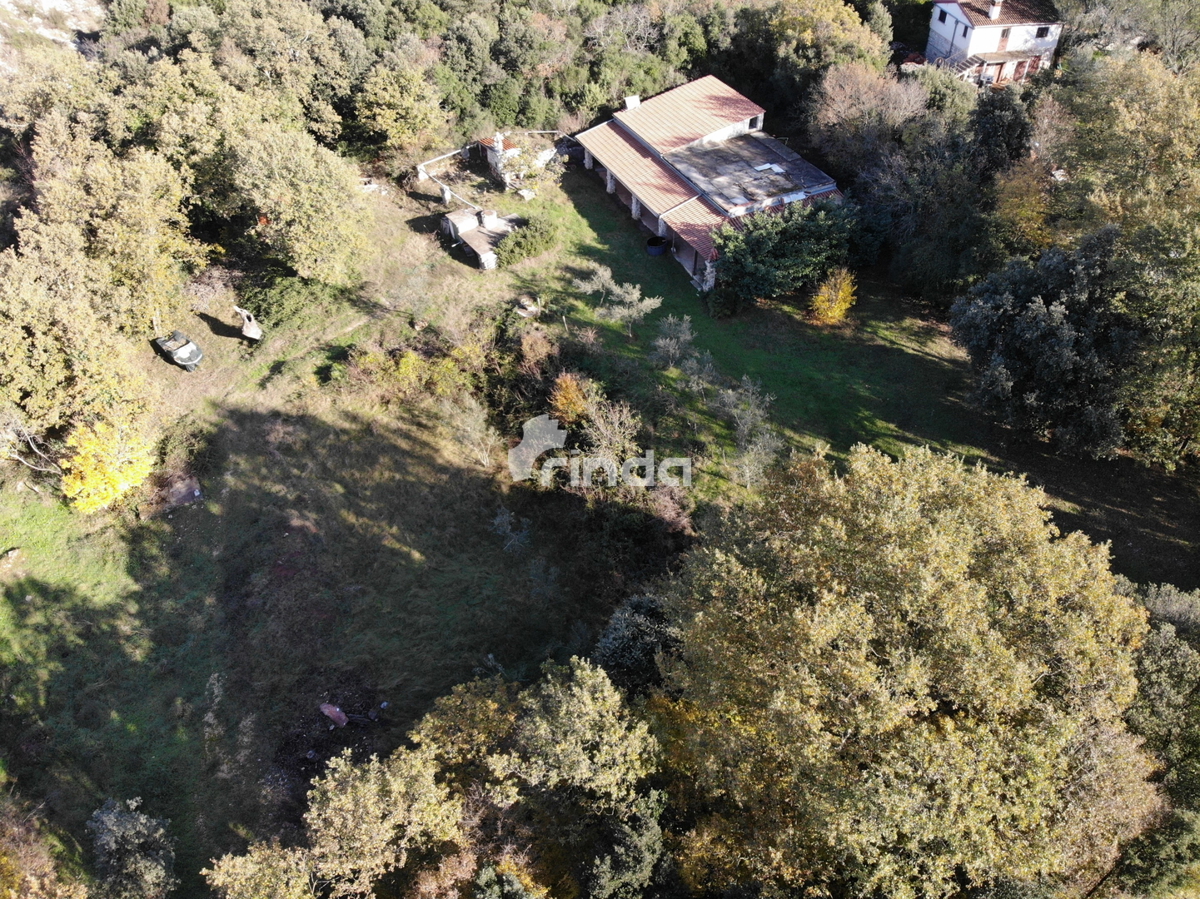 Casa legalizzata su terreno agricolo - Rovigno - 200m2 + (3000m2)- Prezzo ridotto