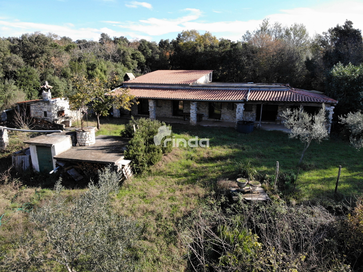 Casa legalizzata su terreno agricolo - Rovigno - 200m2 + (3000m2)- Prezzo ridotto