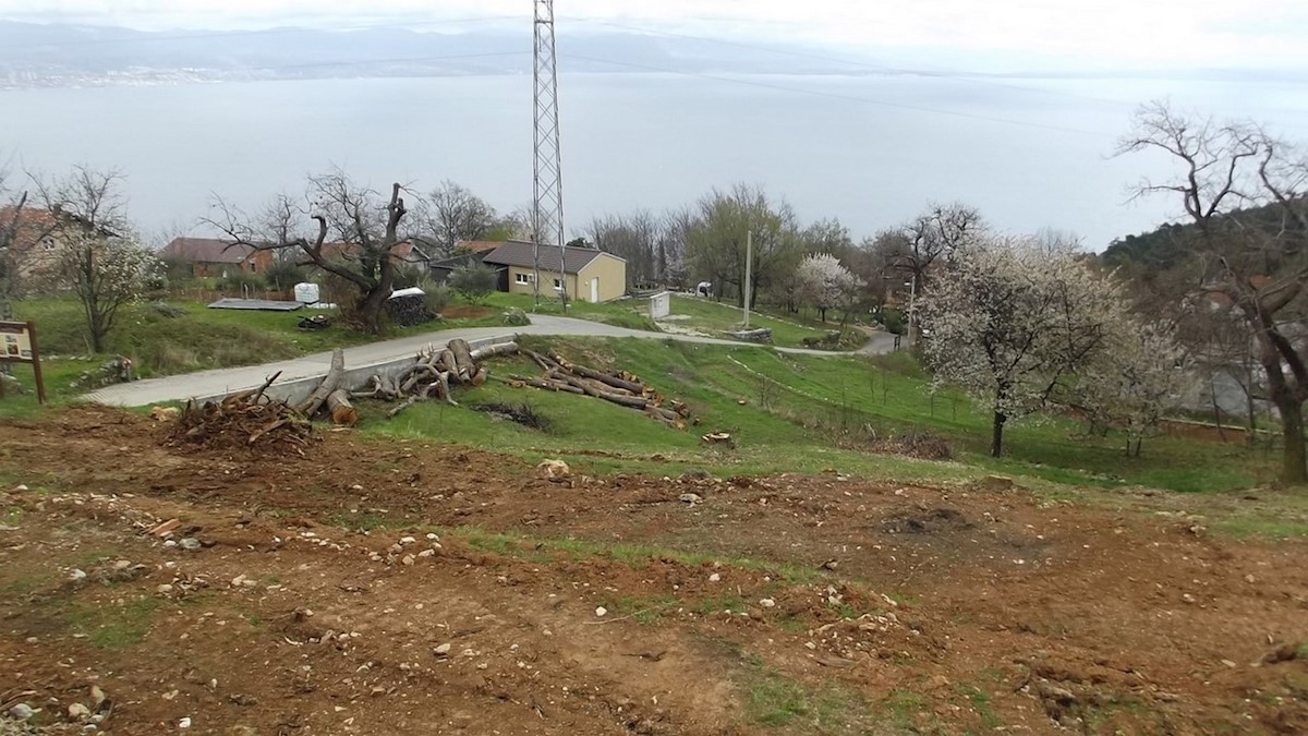 Terreno edificabile con vista mare