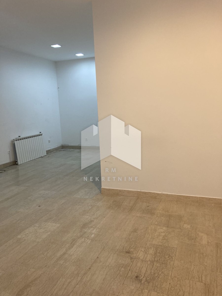 Commerciale Novi Vinodolski, 30m2