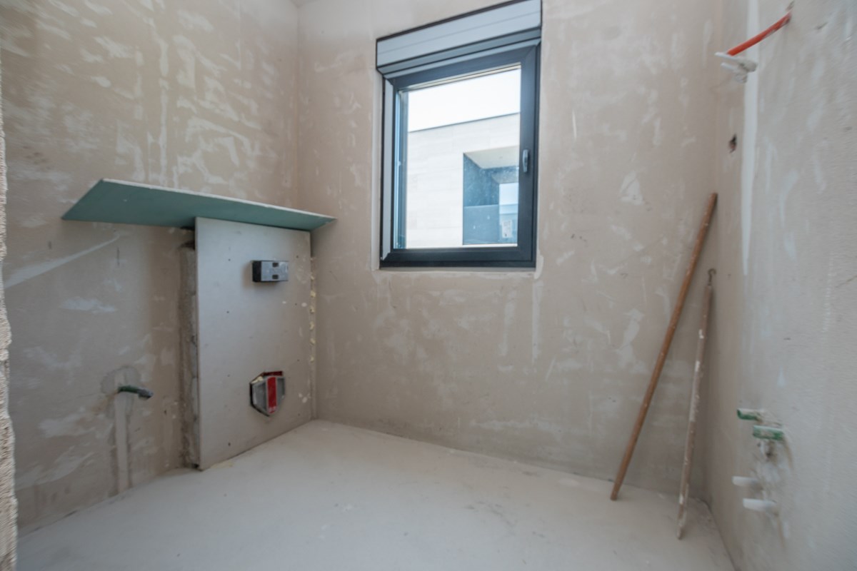 Medolino, casa moderna con piscina e vista mare