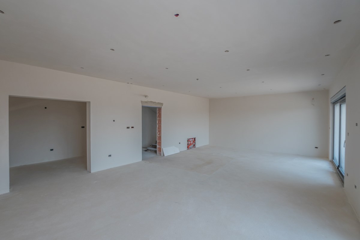 Medolino, casa moderna con piscina e vista mare