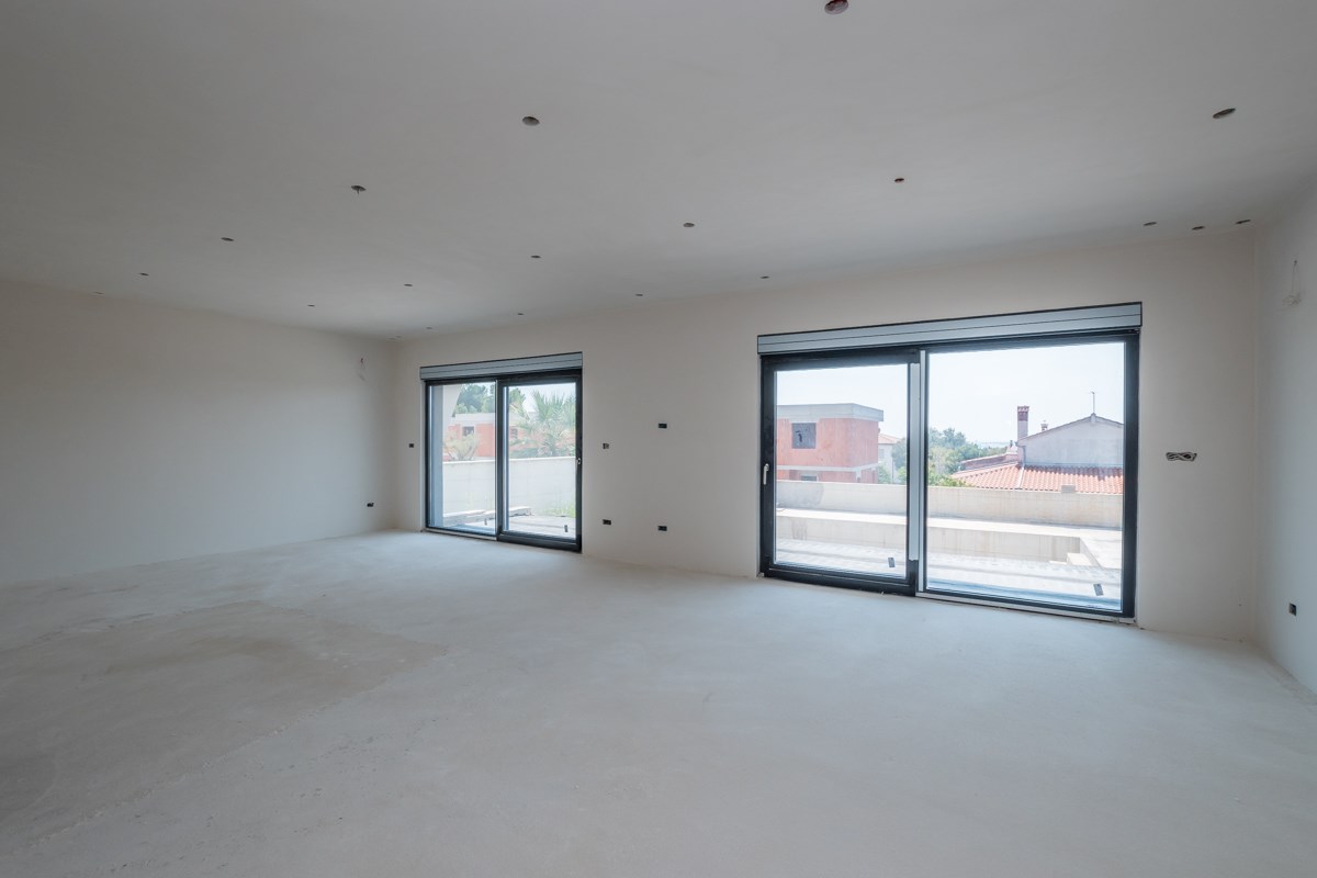 Medolino, casa moderna con piscina e vista mare