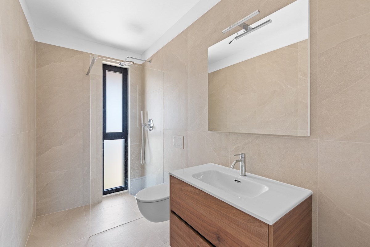 Novigrad – Appartamento di lusso al piano terra con giardino