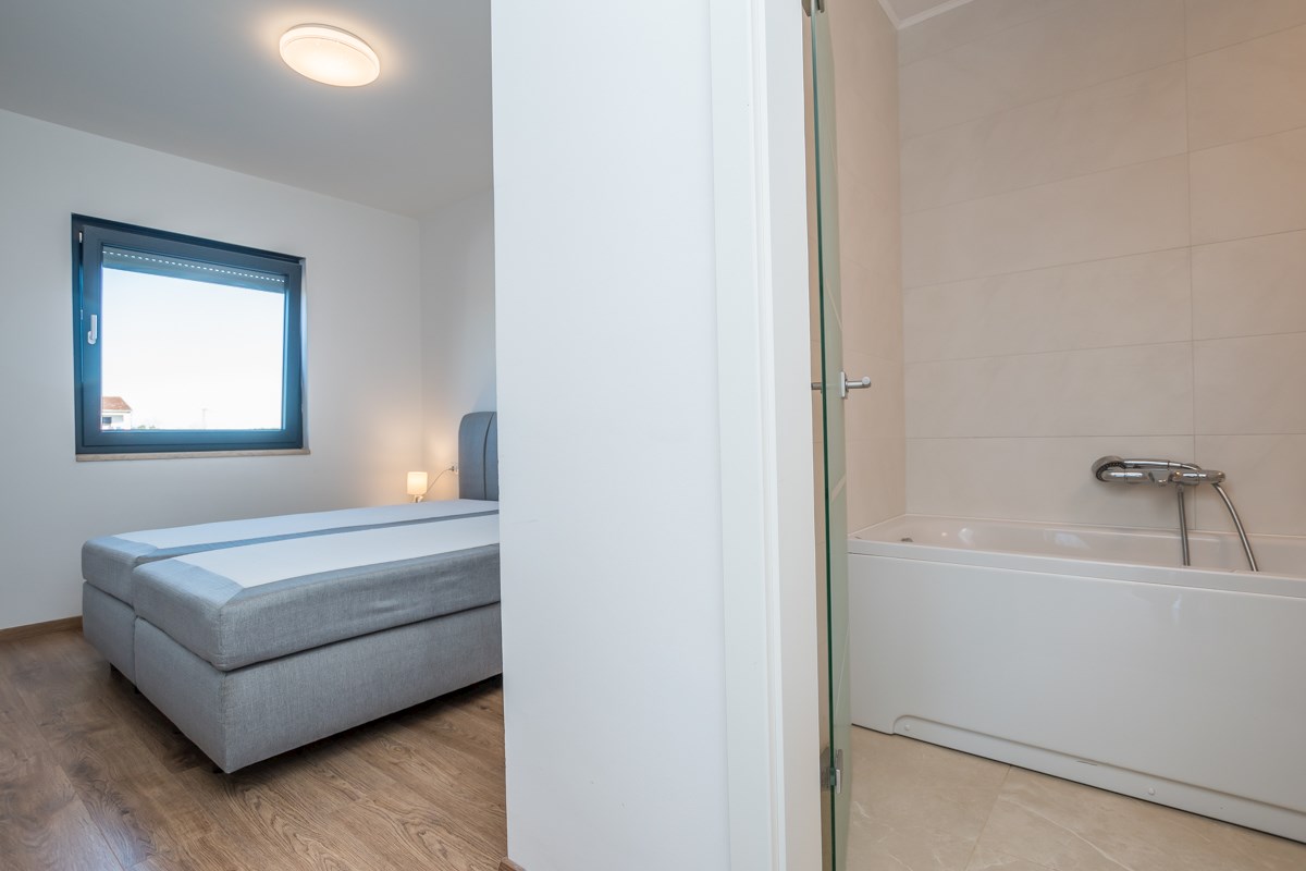 Cittanova, appartamento arredato con vista mare