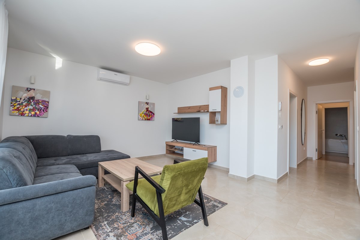 Cittanova, appartamento arredato con vista mare