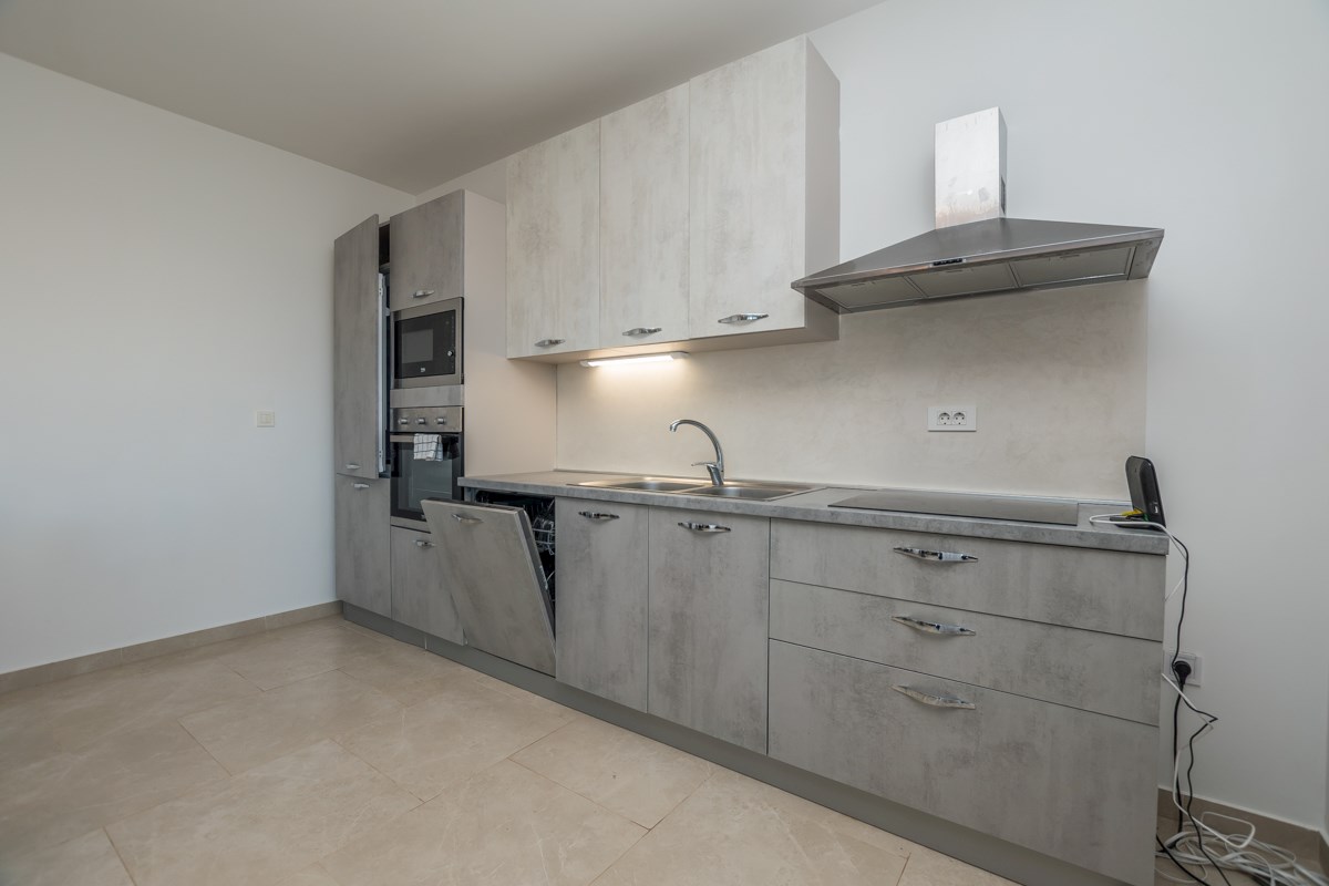 Cittanova, appartamento arredato con vista mare