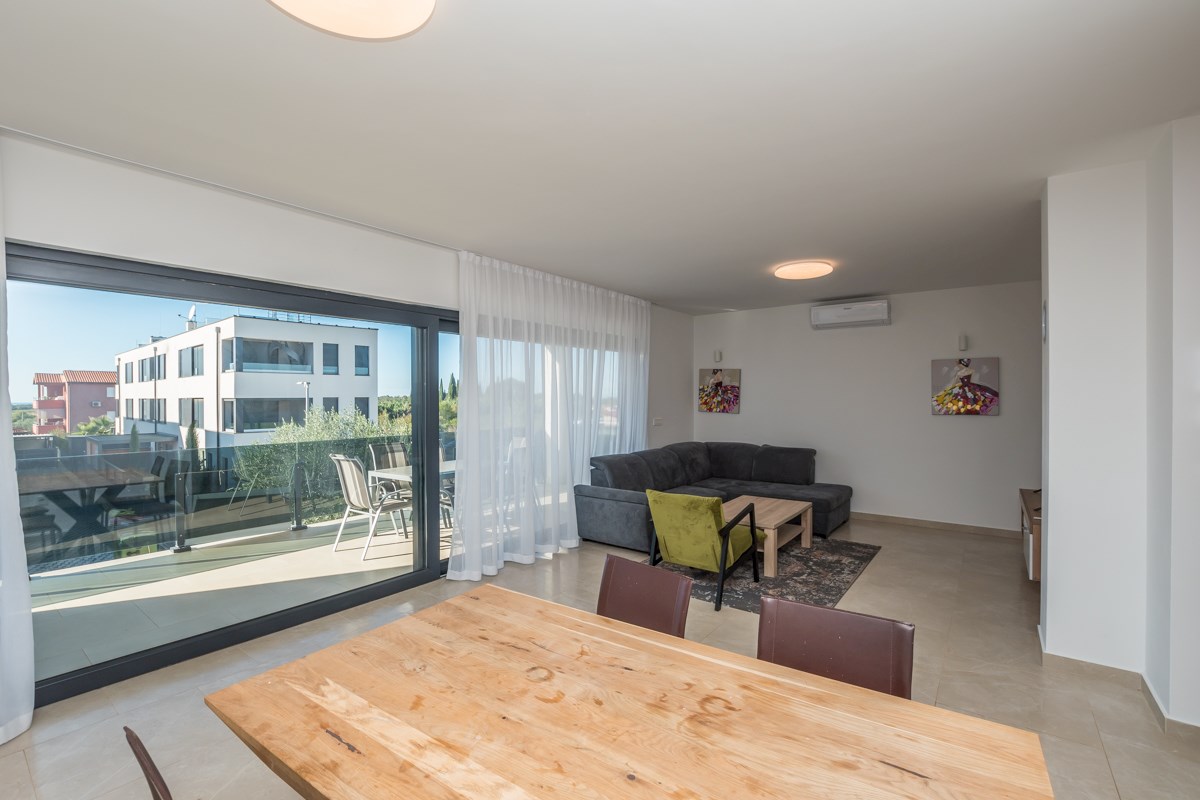 Cittanova, appartamento arredato con vista mare