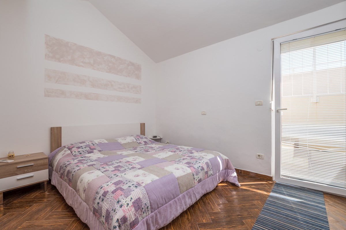 Zona Cittanova, Istria, appartamento con vista mare!
