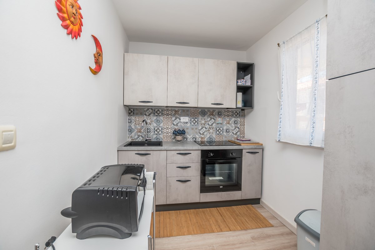 Zona Cittanova, Istria, appartamento con vista mare!