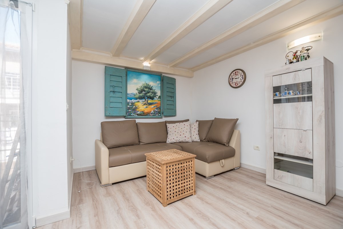 Zona Cittanova, Istria, appartamento con vista mare!