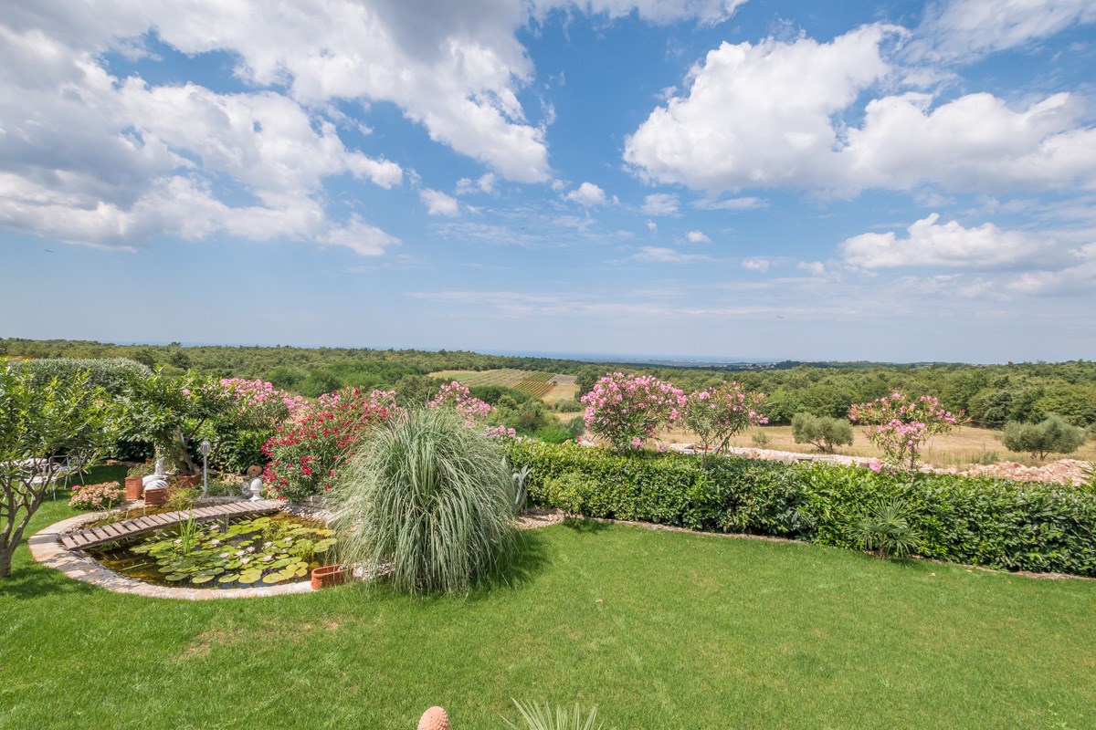 Parenzo, una villa mediterranea con vista panoramica sul mare