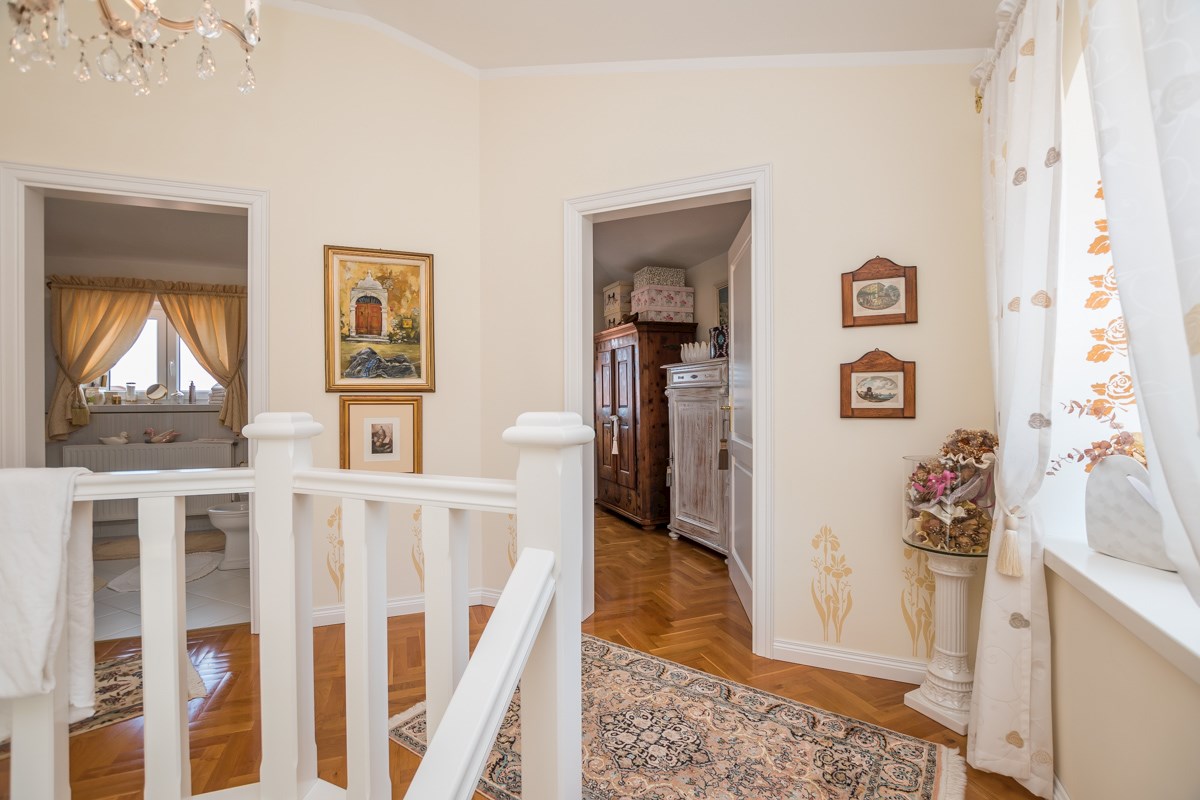 Parenzo, una villa mediterranea con vista panoramica sul mare