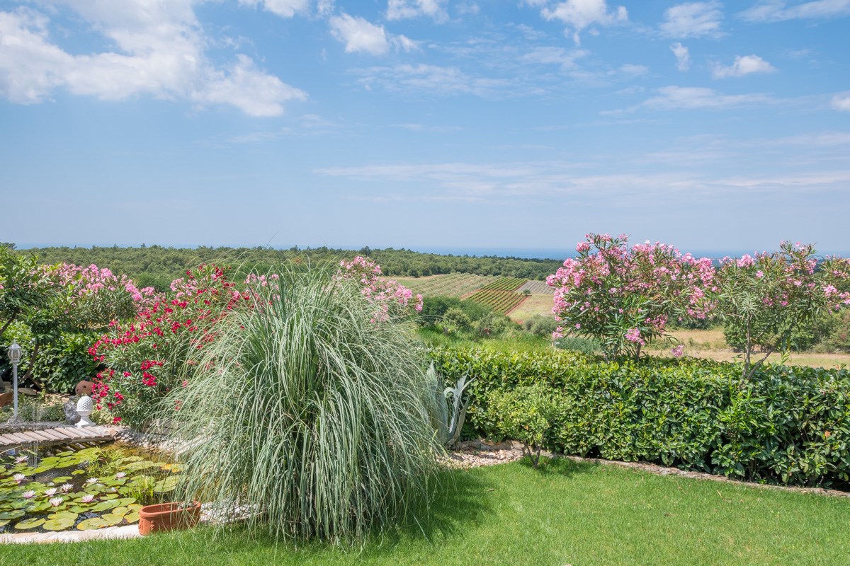 Parenzo, una villa mediterranea con vista panoramica sul mare