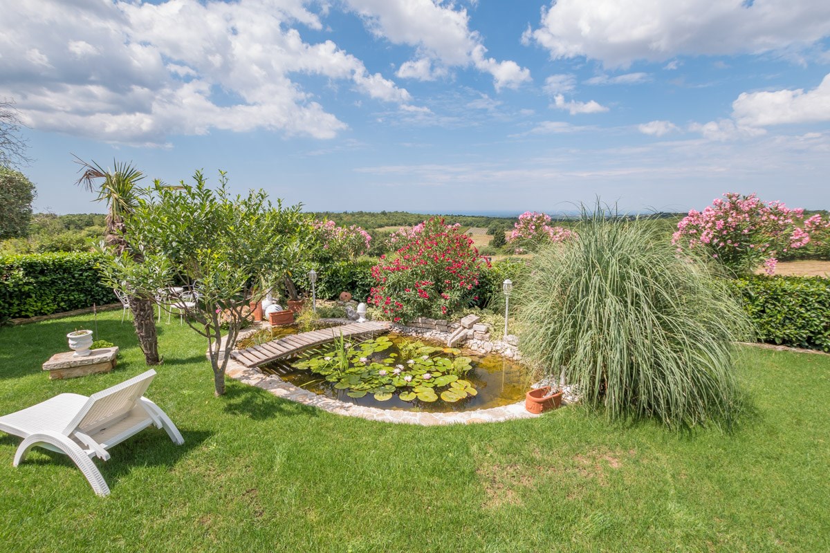 Parenzo, una villa mediterranea con vista panoramica sul mare