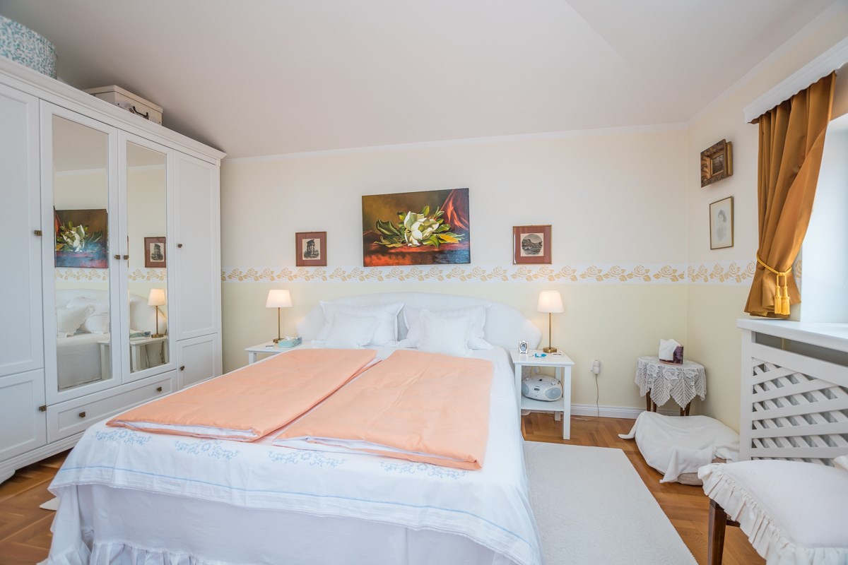 Parenzo, una villa mediterranea con vista panoramica sul mare