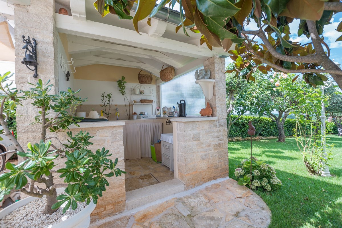 Parenzo, una villa mediterranea con vista panoramica sul mare