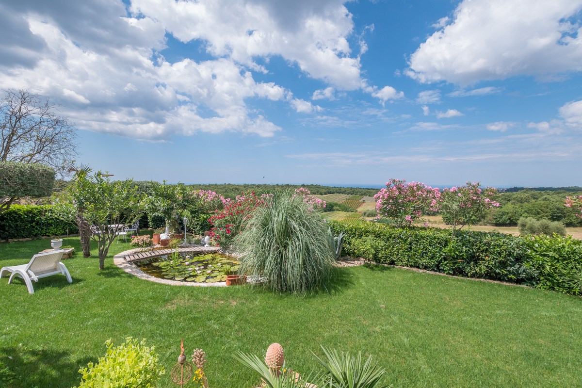 Parenzo, una villa mediterranea con vista panoramica sul mare