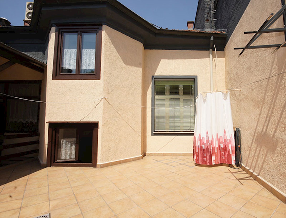 Complesso residenziale-commerciale nel centro di Samobor